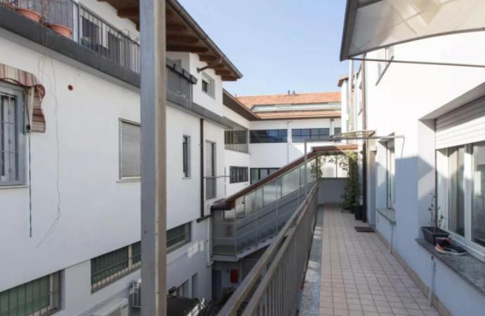 Vintage Apartment In Corvetto Area Milán Exterior foto